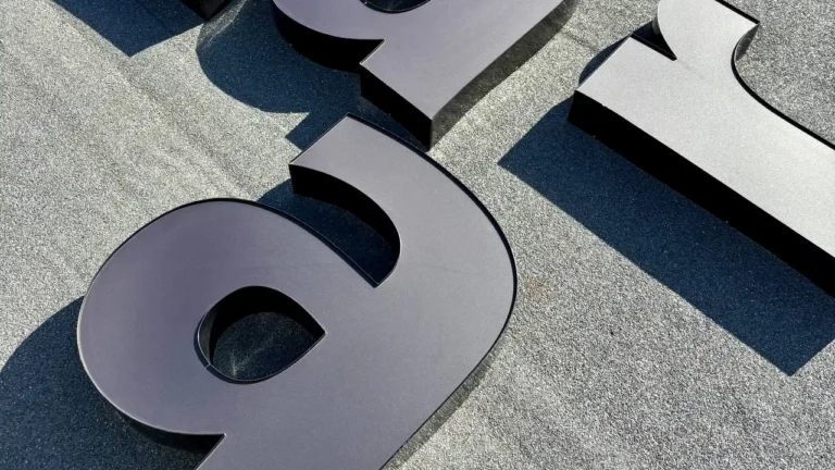 litery 3D black&white plexiglass Fiszka, naprawa liter blokowych, wymiana ledowa