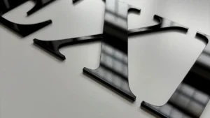 logo z plexi we wroclawiu, skontaktuj sie z nami _Fiszka reklama