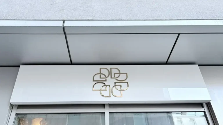 kaseton podświetlany led z efektem HALO, kaseton frezowany z literami 3D Wrocław