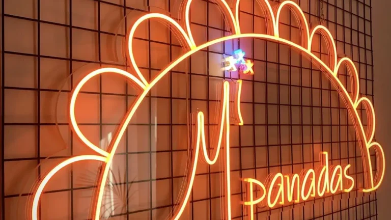 wykonawca neonu led na zamowenie Wrocław, montaż neona led