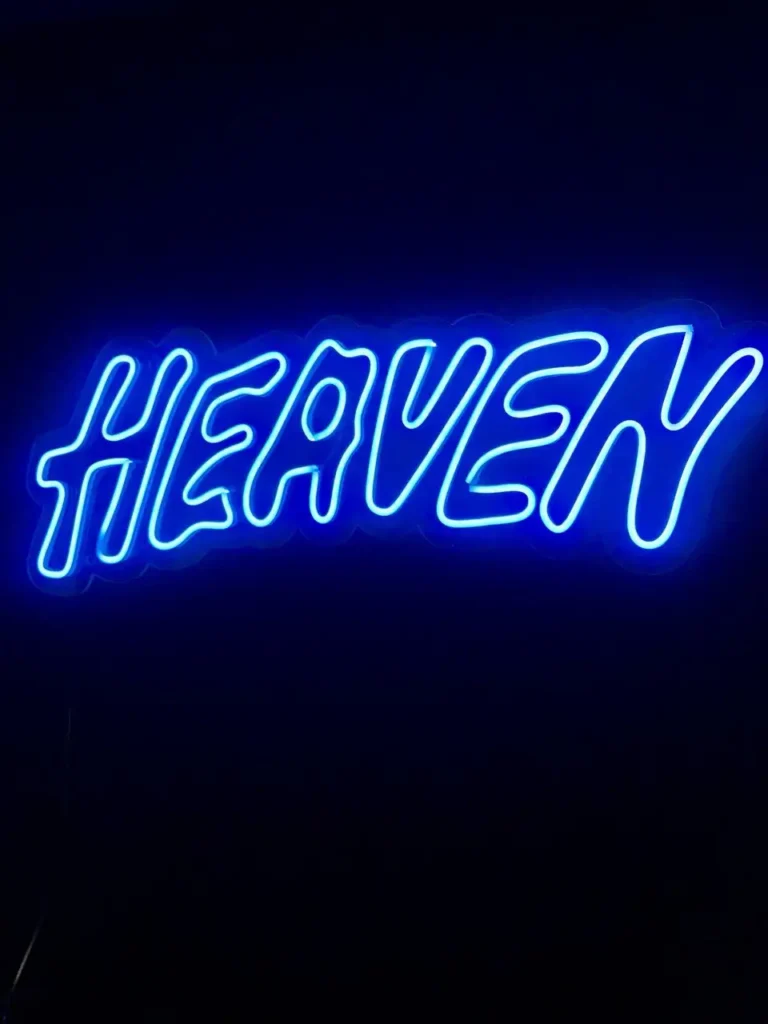 Neon led na zamowenie producent neonu led Fiszka reklama, napis neonowy Wrocław