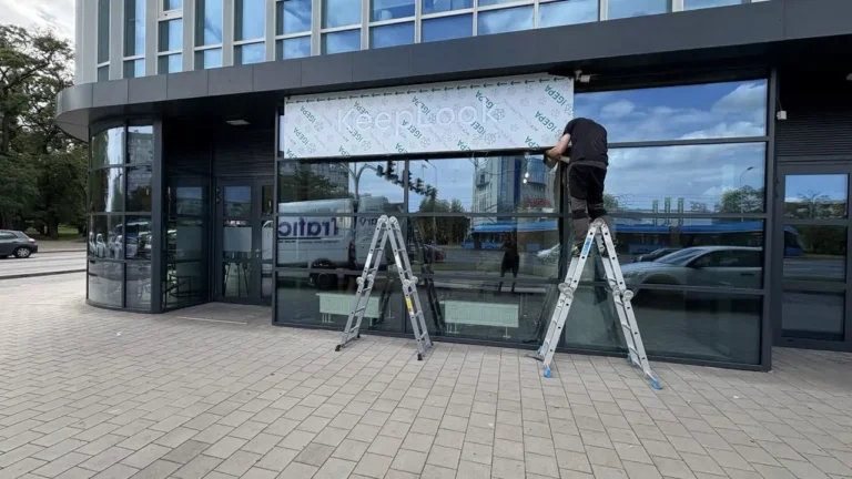 montaż kasetonów reklamowych we Wrocławiu