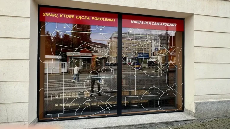 Druk na folii, oklejanie grup wejściowych